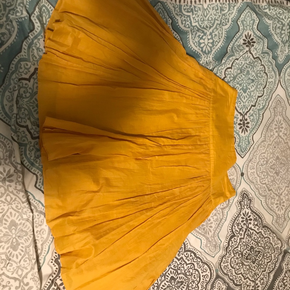 Pleated skirt